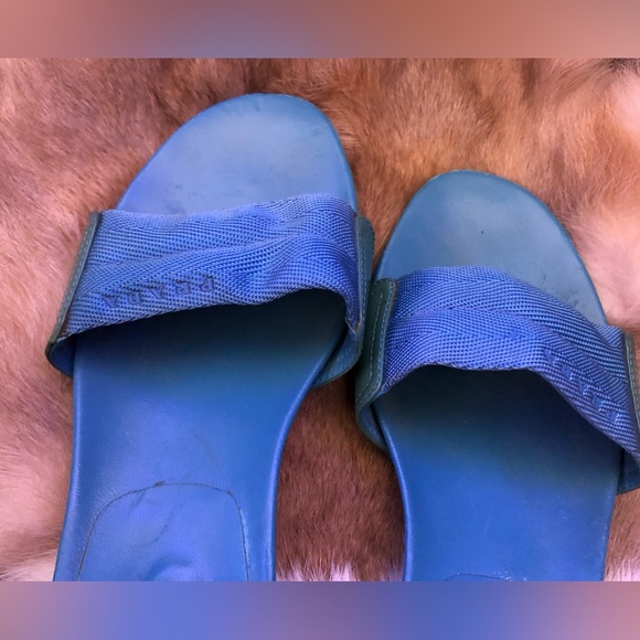 ⭐️ Rare Y2K Blue Prada Seatbelt Strap Spell Out Sandals size 8 - Picture 4 of 8